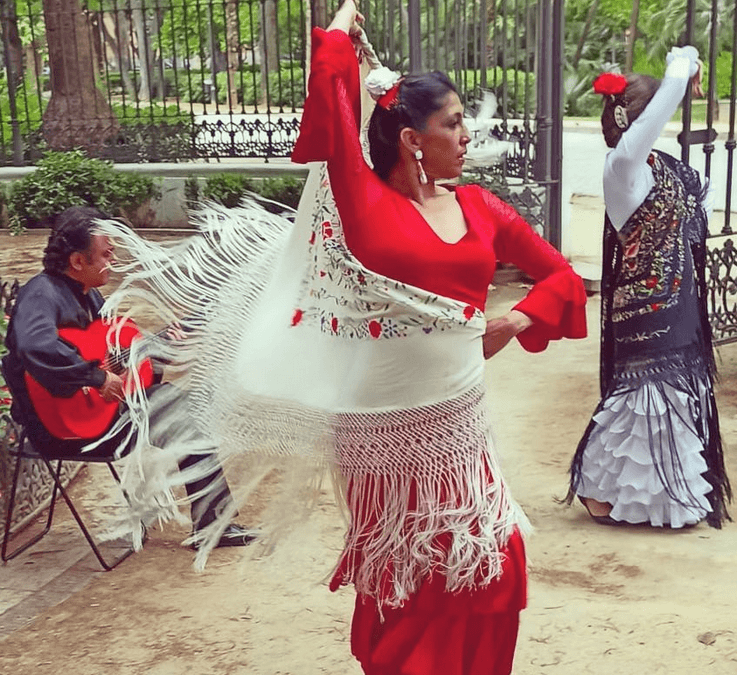 Sète > Stages danse & culture Flamenco traditionnel + danse Flamindi + Atelier Danse avec Manton (châle)